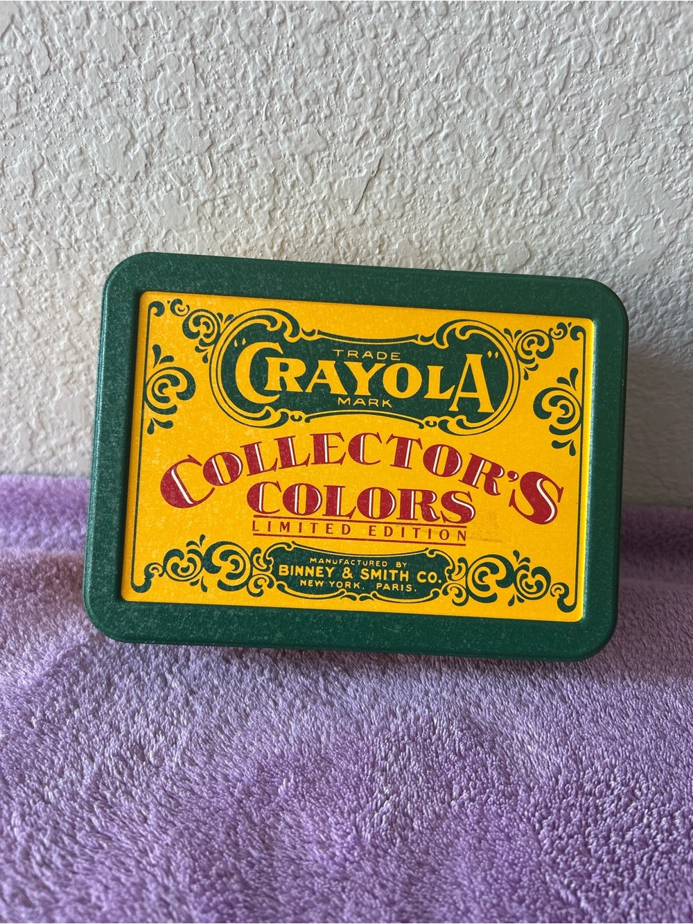 Vintage 1991 Crayola Collectors Colors Limited Edition Tin Crayon Box